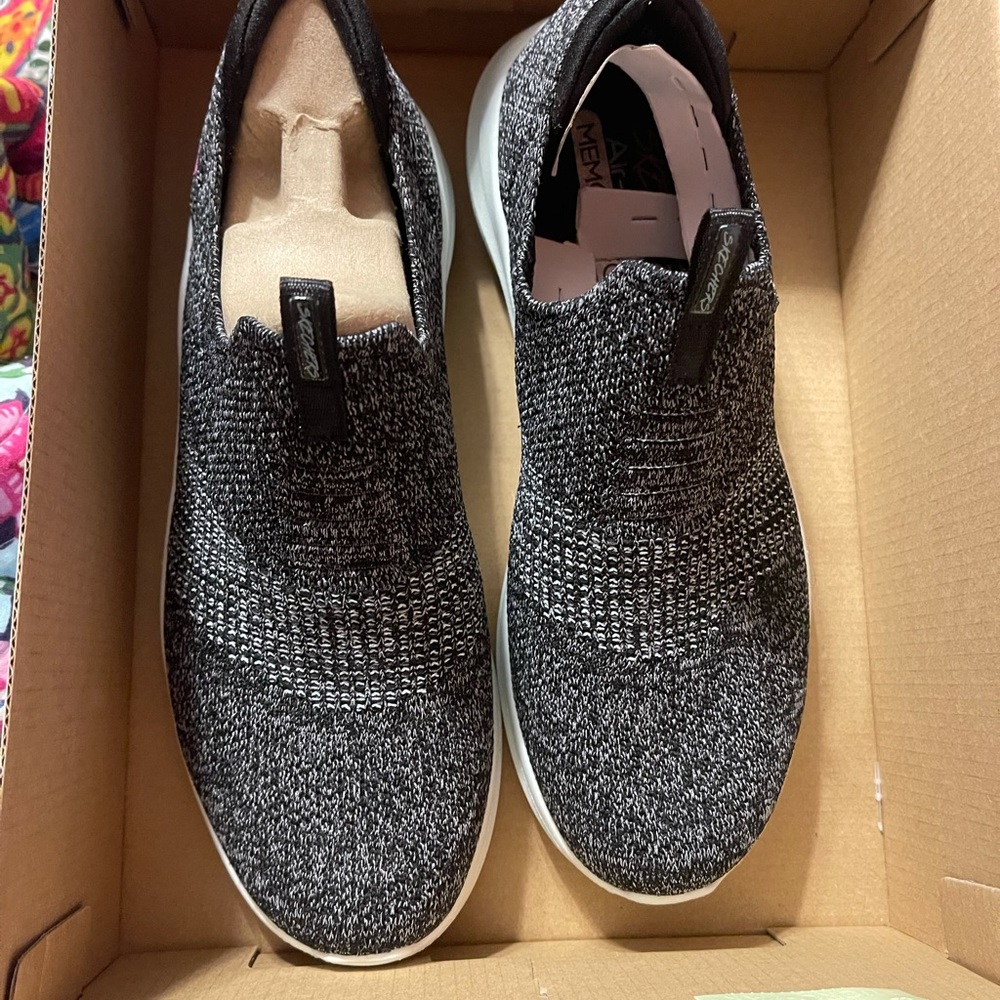Skechers stretch fit memory foam size 8